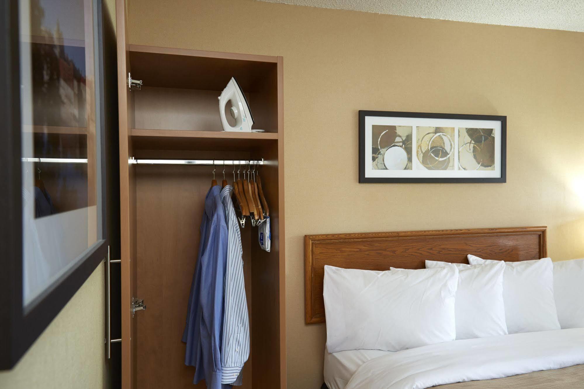 Comfort Inn Rouyn Zewnętrze zdjęcie